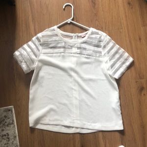 White top. Sheer sleeves brand new